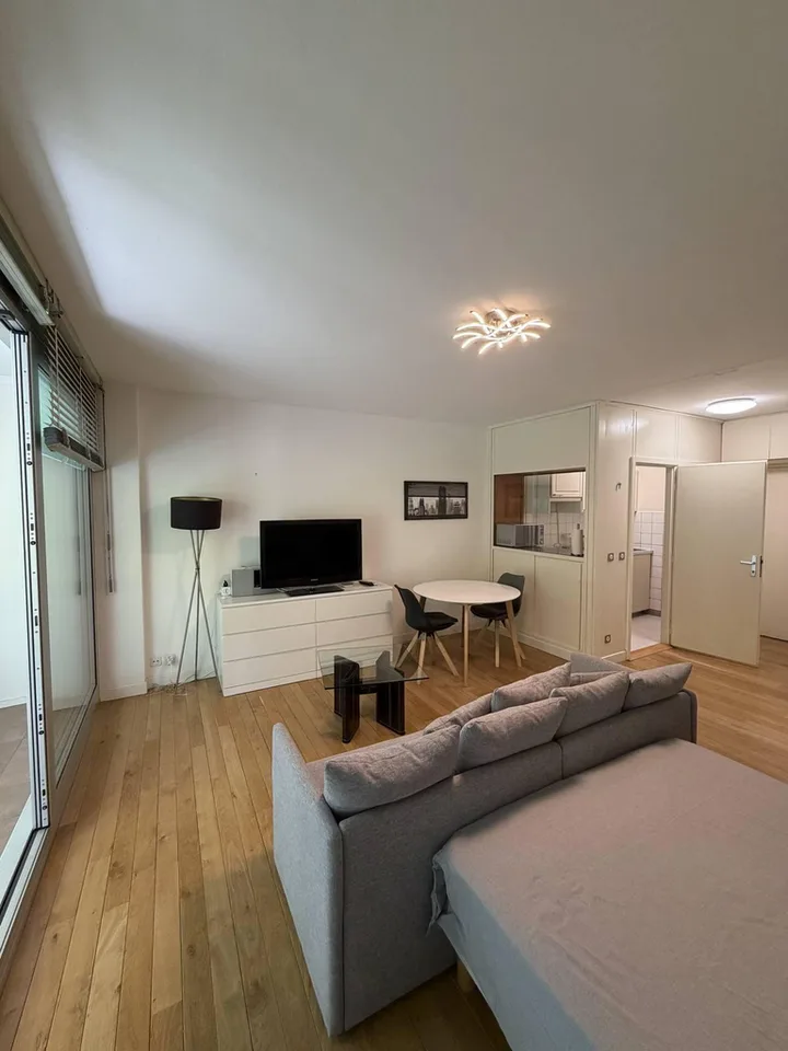 Charmantes Wohnung, zwei Schritte vom Zentrum entfernt, im Herzen von Florissant – Foto 2 von 3