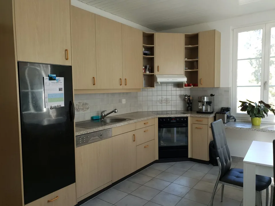 Vivere spaziosamente con terrazza soleggiata - 2,5 locali su 88 m² – foto 3 di 8