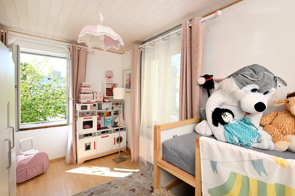 5.5 Zi.-Doppel-EFH mit Ateliergebäude & Werkstatt – Foto 8 von 15