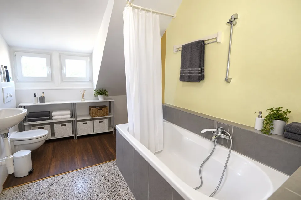 5.5 Zi.-Doppel-EFH mit Ateliergebäude & Werkstatt – Foto 13 von 15
