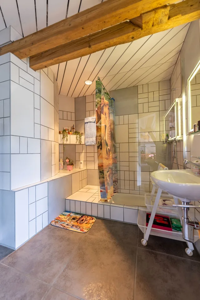 Charmante Duplex-Dachwohnung mit vielseitigen Nutzungmöglichkeiten – Foto 10 von 12
