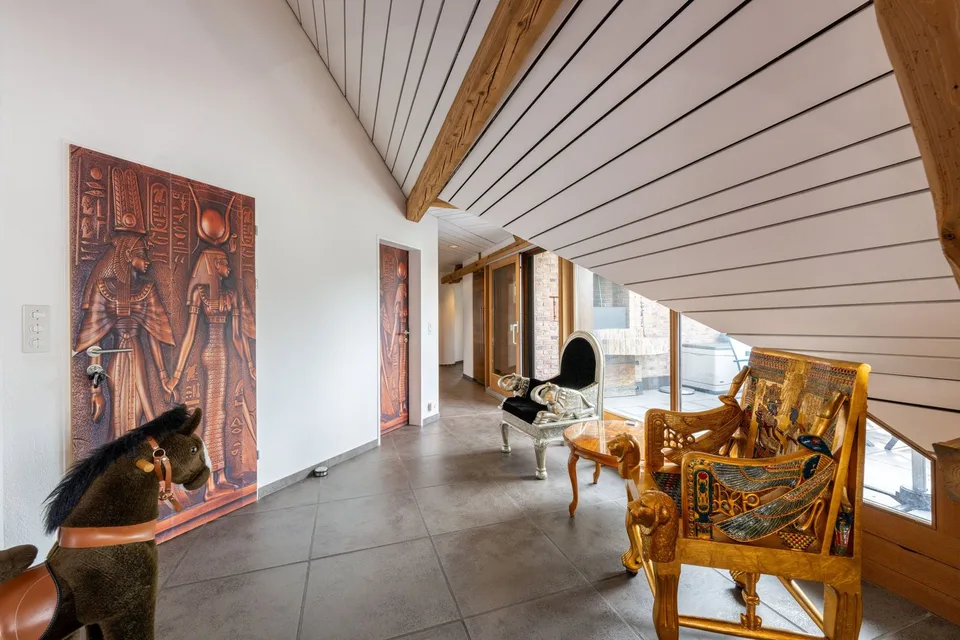Charmante Duplex-Dachwohnung mit vielseitigen Nutzungmöglichkeiten – Foto 4 von 12