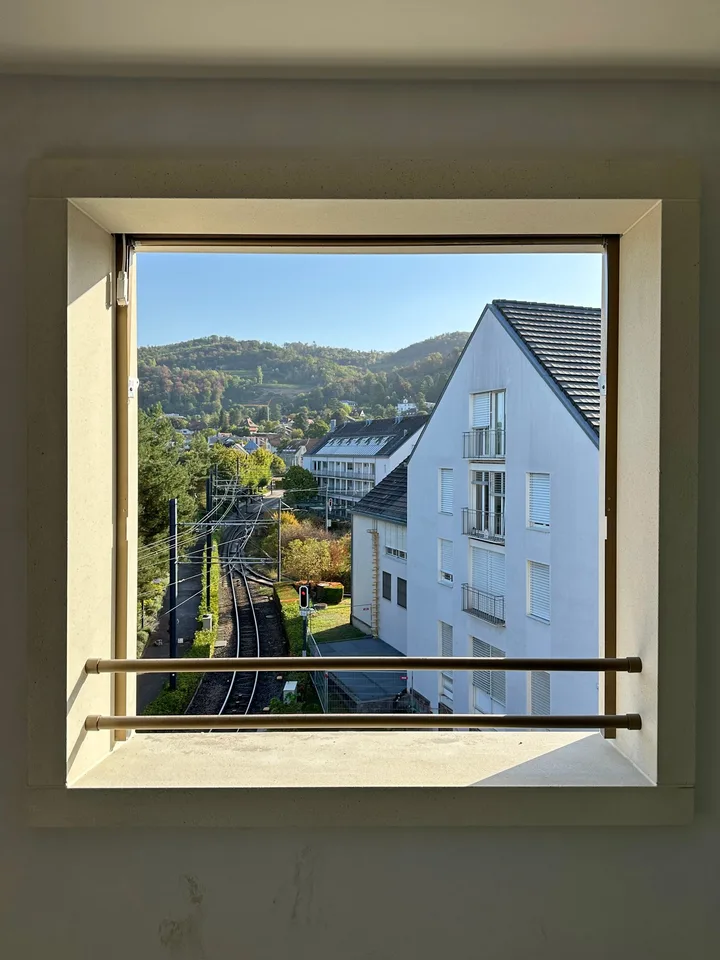 Zentrale 2.5-Zimmer-Neubauwohnung mit Balkon in Arlesheim – Foto 5 von 8