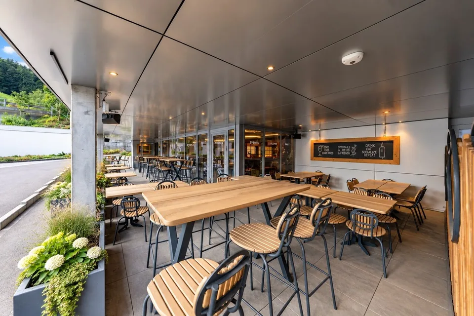 Exklusive Bar- & Loungefläche in Pfäffikon SZ - hochwertig ausgebaut! – Foto 3 von 13