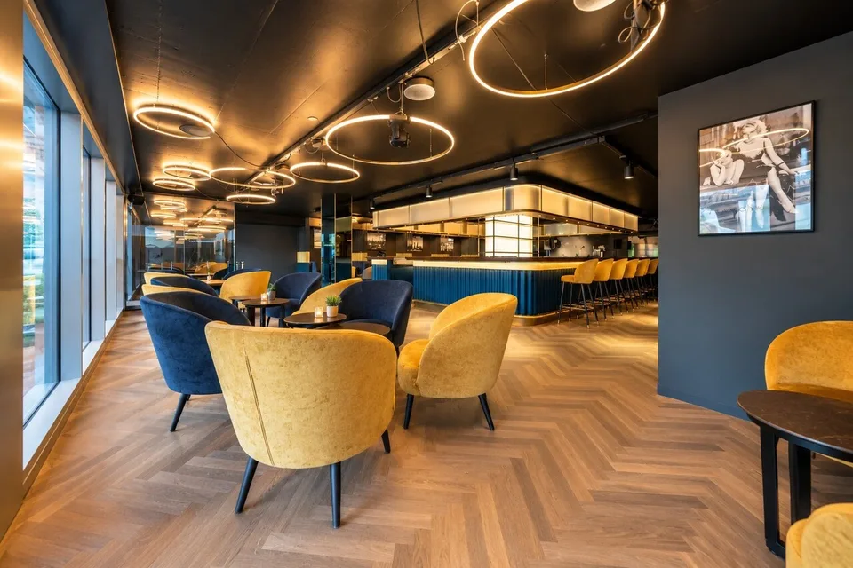 Exklusive Bar- & Loungefläche in Pfäffikon SZ - hochwertig ausgebaut! – Foto 5 von 13