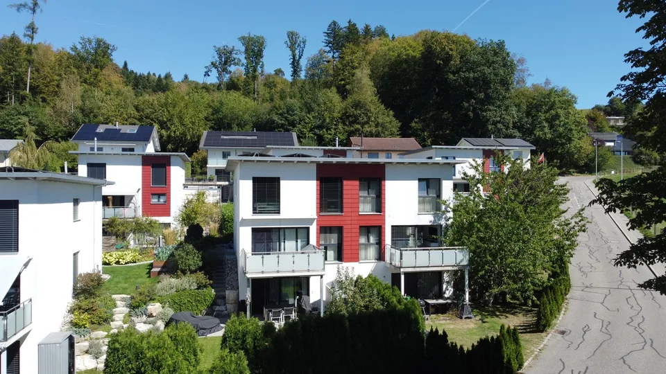 Casa bifamiliare moderna e accogliente di 5,5 locali su Gyrisberg a Burgdorf – foto 2 di 22