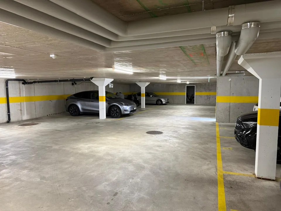 Appartamento lussuoso 2 1/2 locali con torre di lavanderia privata e ampio balcone – foto 14 di 17