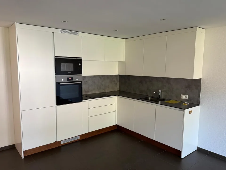 Appartamento lussuoso 2 1/2 locali con torre di lavanderia privata e ampio balcone – foto 3 di 17