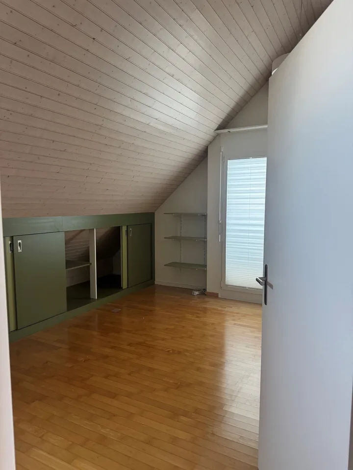 Spaziosa mansarda di 5,5 locali a Samstagern – disponibile immediatamente! – foto 10 di 10