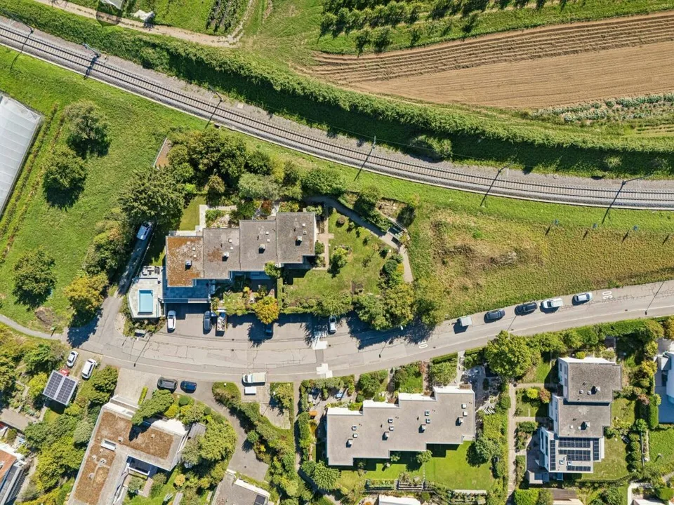 Vivre avec un jardin de rêve et une vue magnifique sur le lac – photo 3 sur 29