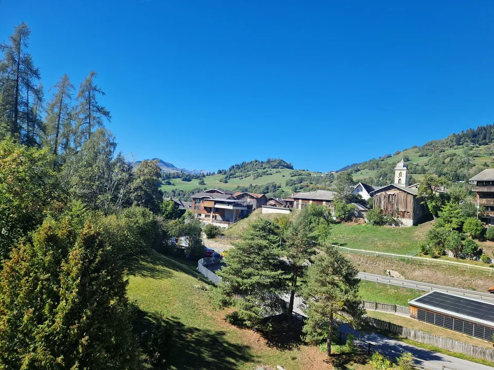 ***Sonniges BIJOU 3.5 - Dachwohnung mit toller Aussicht und nahe dem Laaxer See in Laax Dorf*** – Foto 16 von 22