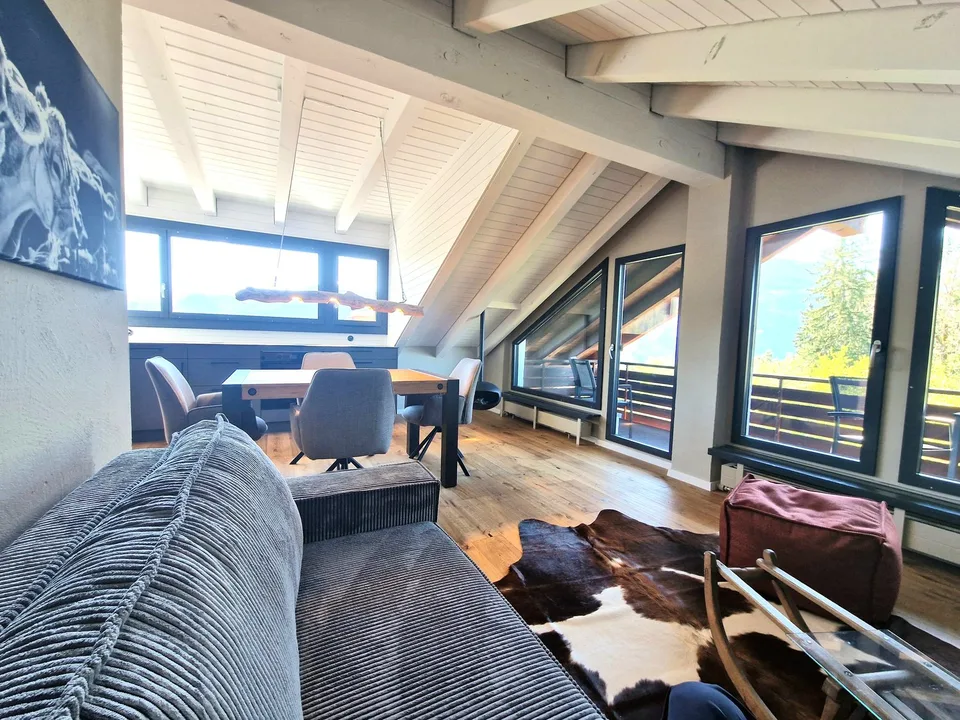 ***Sonniges BIJOU 3.5 - Dachwohnung mit toller Aussicht und nahe dem Laaxer See in Laax Dorf*** – Foto 4 von 22