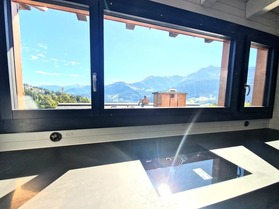 ***Sonniges BIJOU 3.5 - Dachwohnung mit toller Aussicht und nahe dem Laaxer See in Laax Dorf*** – Foto 12 von 22