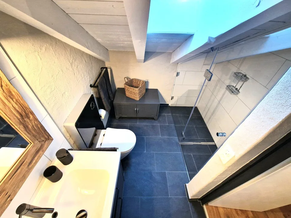 ***Sonniges BIJOU 3.5 - Dachwohnung mit toller Aussicht und nahe dem Laaxer See in Laax Dorf*** – Foto 8 von 22