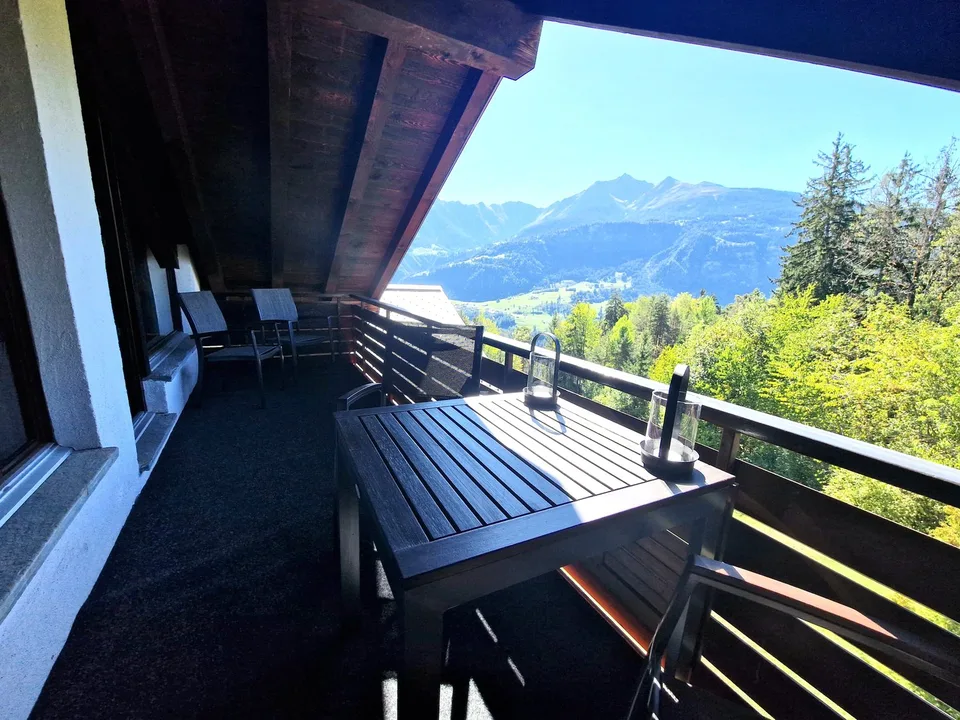 ***Sonniges BIJOU 3.5 - Dachwohnung mit toller Aussicht und nahe dem Laaxer See in Laax Dorf*** – Foto 17 von 22
