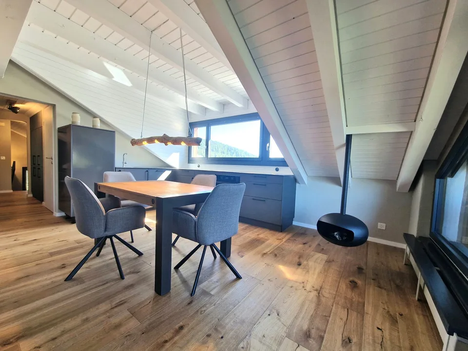 ***Sonniges BIJOU 3.5 - Dachwohnung mit toller Aussicht und nahe dem Laaxer See in Laax Dorf*** – Foto 11 von 22