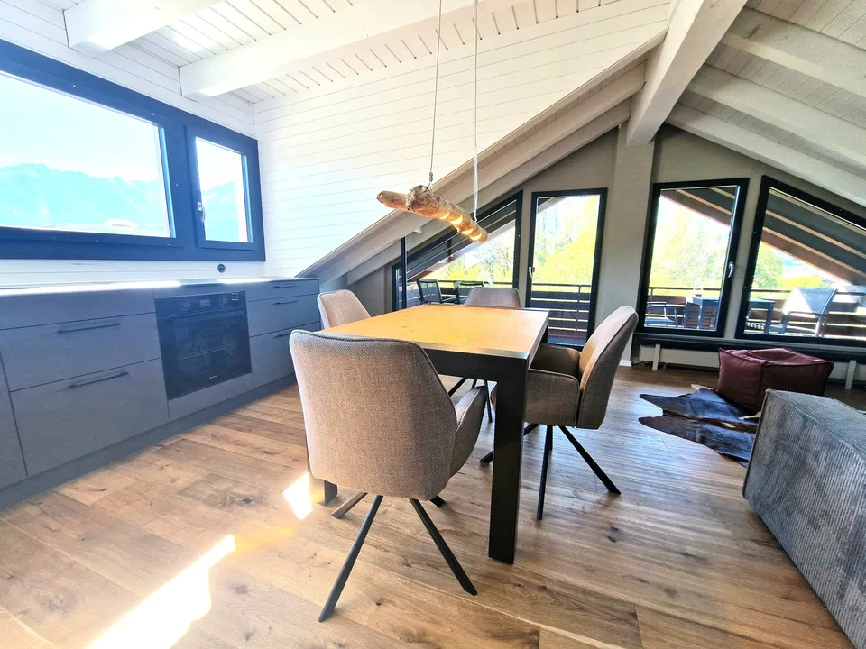 ***Sonniges BIJOU 3.5 - Dachwohnung mit toller Aussicht und nahe dem Laaxer See in Laax Dorf*** – Foto 13 von 22