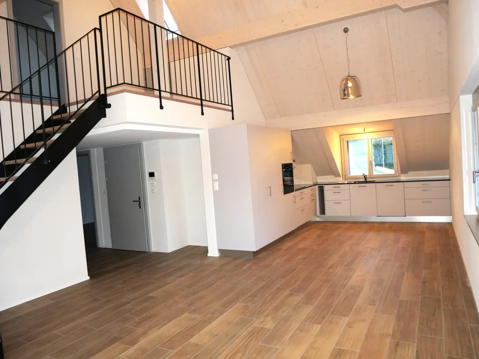 FRIBOURG - BOURGUILLON - PRÄCHTIGES 4.5-ZIMMER-WOHNUNG IN