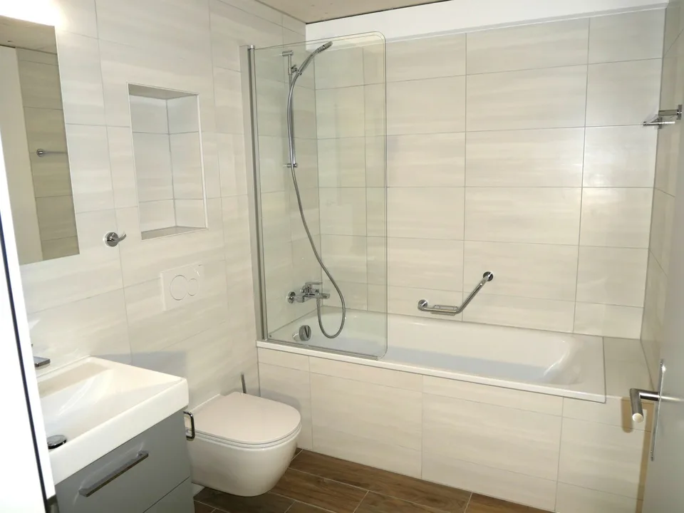FRIBOURG - BOURGUILLON - PRÄCHTIGES 4.5-ZIMMER-WOHNUNG IN