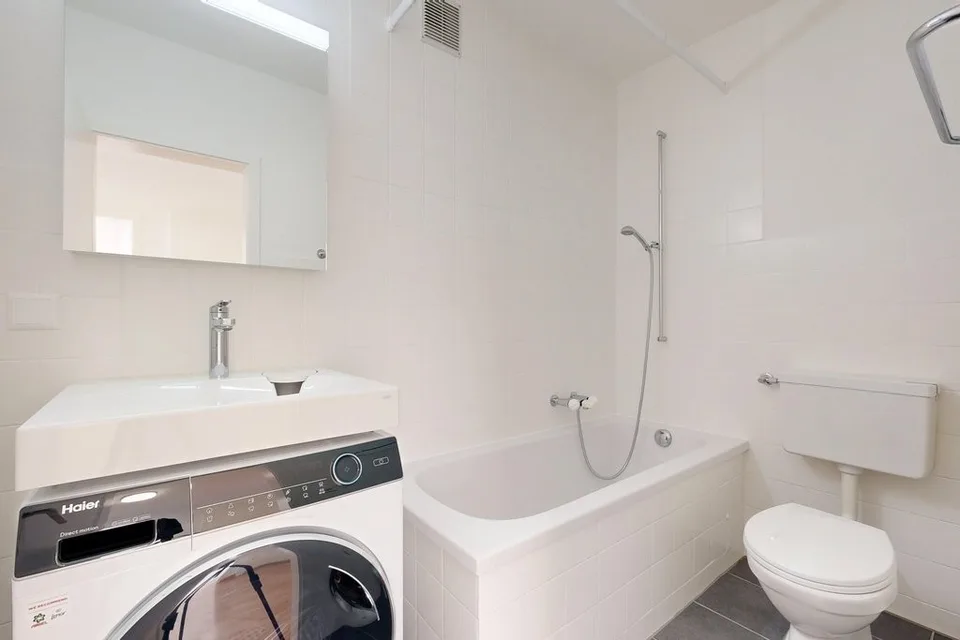 Gemütliche Wohnung mit Waschtrockner – Foto 5 von 9