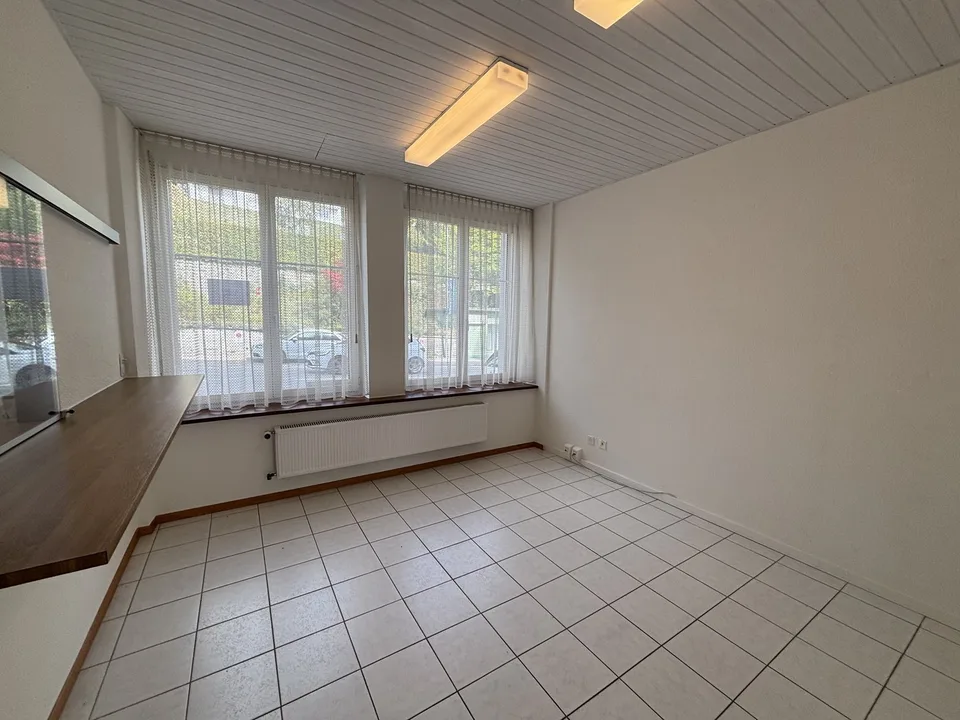 Zu vermieten – Gewerbefläche/Büros mit hervorragender Lage in Tramelan – Foto 6 von 22