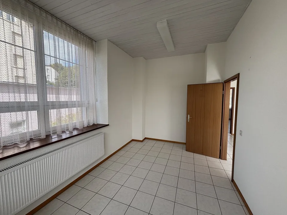 Zu vermieten – Gewerbefläche/Büros mit hervorragender Lage in Tramelan – Foto 13 von 22