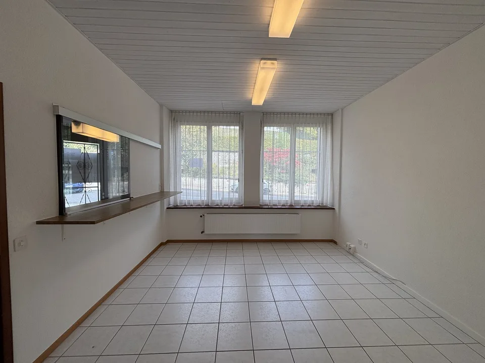 Zu vermieten – Gewerbefläche/Büros mit hervorragender Lage in Tramelan – Foto 8 von 22