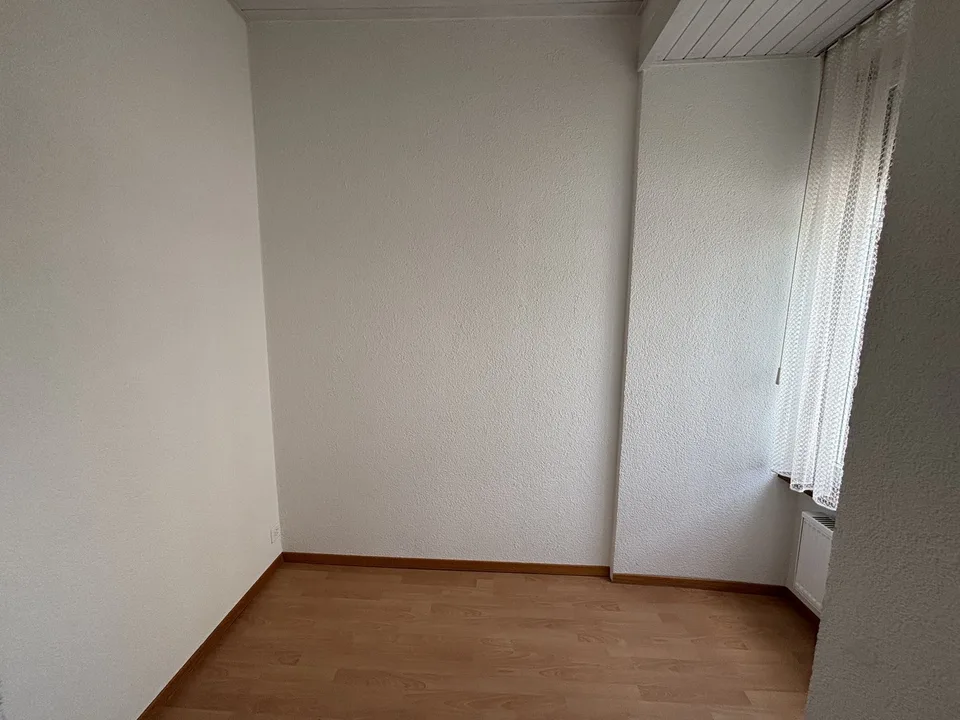 Zu vermieten – Gewerbefläche/Büros mit hervorragender Lage in Tramelan – Foto 3 von 22