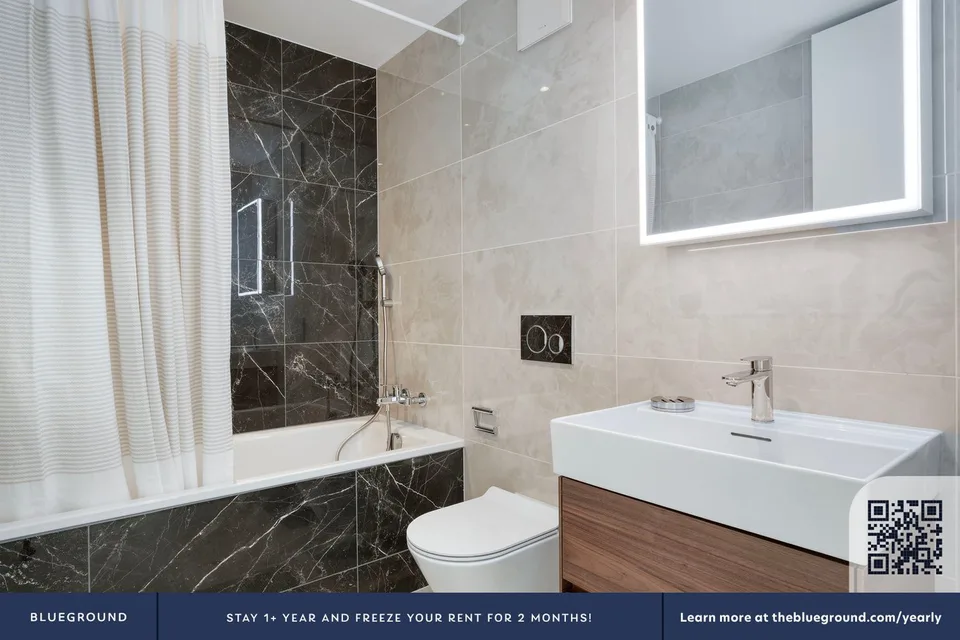 Trendy Wiedikon 2.5 locali con cantina + W/T, vicino al mercato, via Blueground – foto 11 di 13