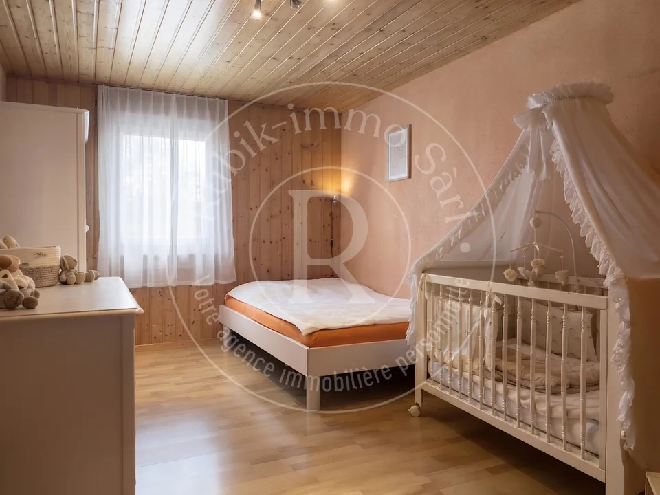 Familienvilla mit 2 Wohnungen und großem Garten – Foto 7 von 13