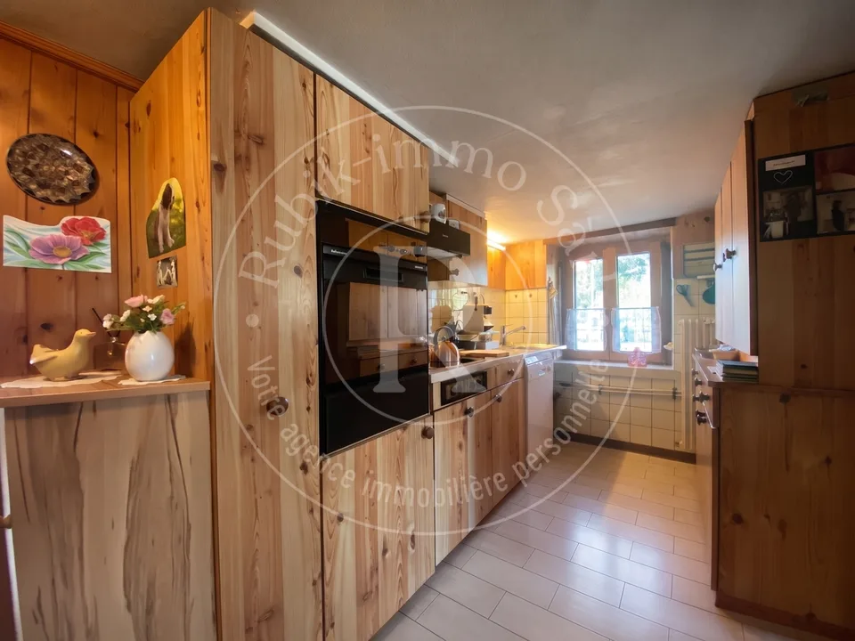 Familienvilla mit 2 Wohnungen und großem Garten – Foto 10 von 13