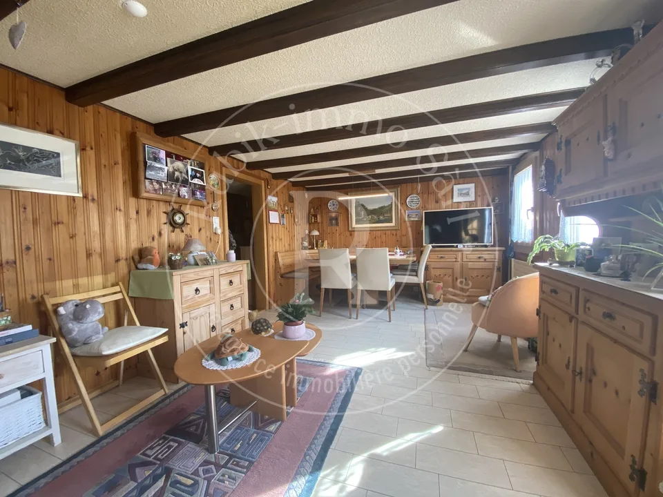 Familienvilla mit 2 Wohnungen und großem Garten – Foto 11 von 13