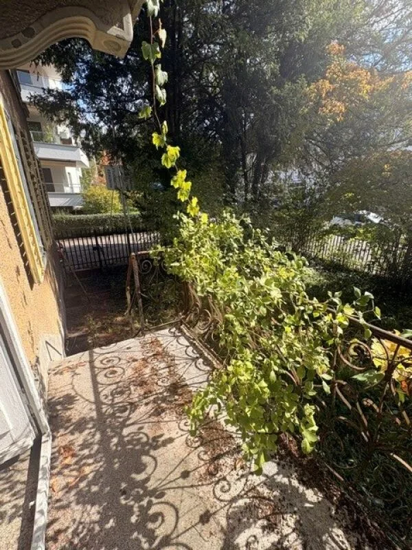 Appartamento di 5 locali in vecchio edificio a noleggio temporaneo direttamente sul Klusplatz! – foto 9 di 9