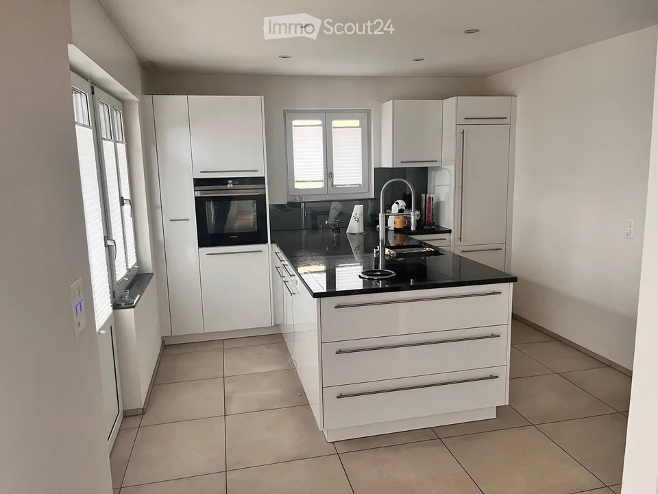 Beautiful bright 3.5 room apartment for rent