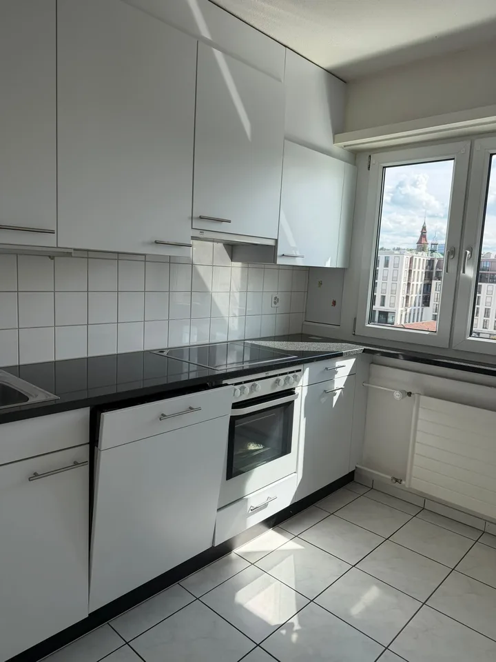 Appartement ensoleillé de 2 pièces avec vue sur Freuenfeld