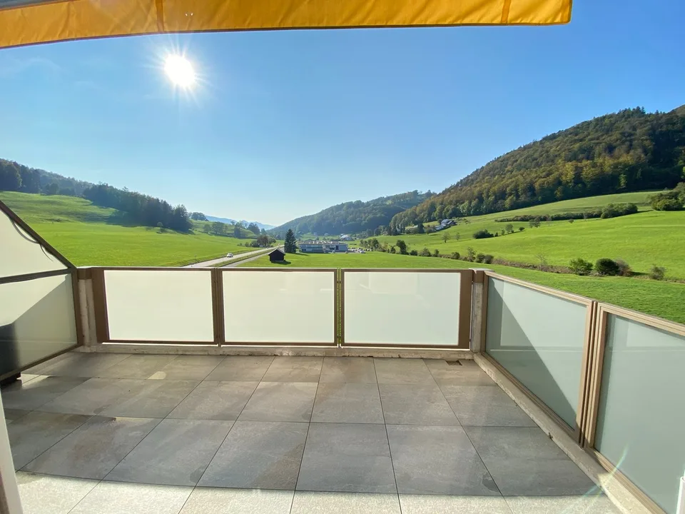 Grosszügige 4.5-Zimmer-Dachwohnung mit Aussicht in Holderbank
