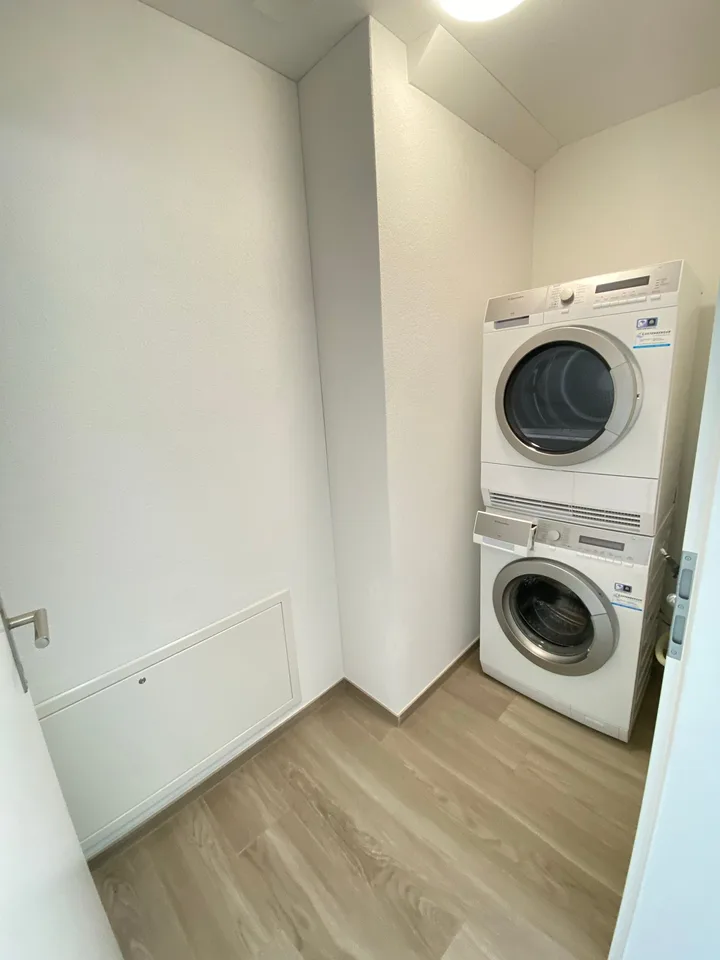 Grosszügige 4.5-Zimmer-Dachwohnung mit Aussicht in Holderbank