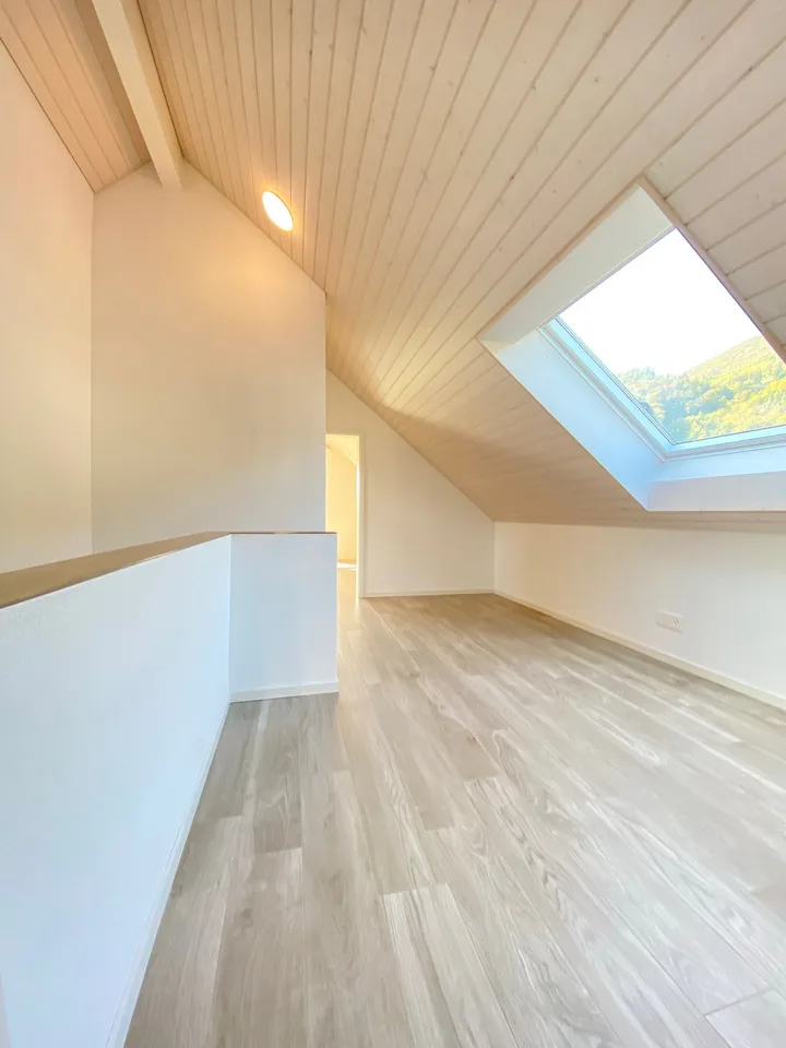 Grosszügige 4.5-Zimmer-Dachwohnung mit Aussicht in Holderbank