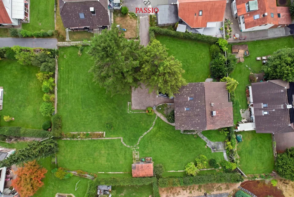 999 m² Bauland mit Entwicklungspotenzial in ruhiger Wohnlage – Foto 3 von 5