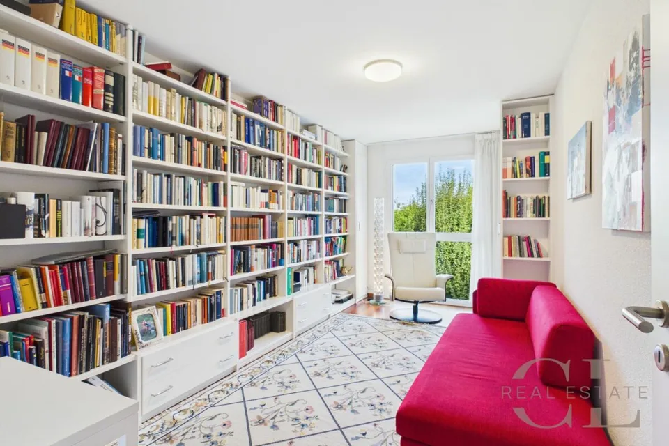 5.5 Zimmer-Wohnung an unverbaubarer Lage mit zwei Einstellplätzen – Foto 16 von 23