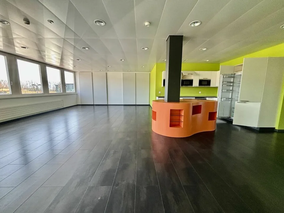 Superficie di uffici moderni, accessibilità CFF e parcheggi – foto 5 di 12