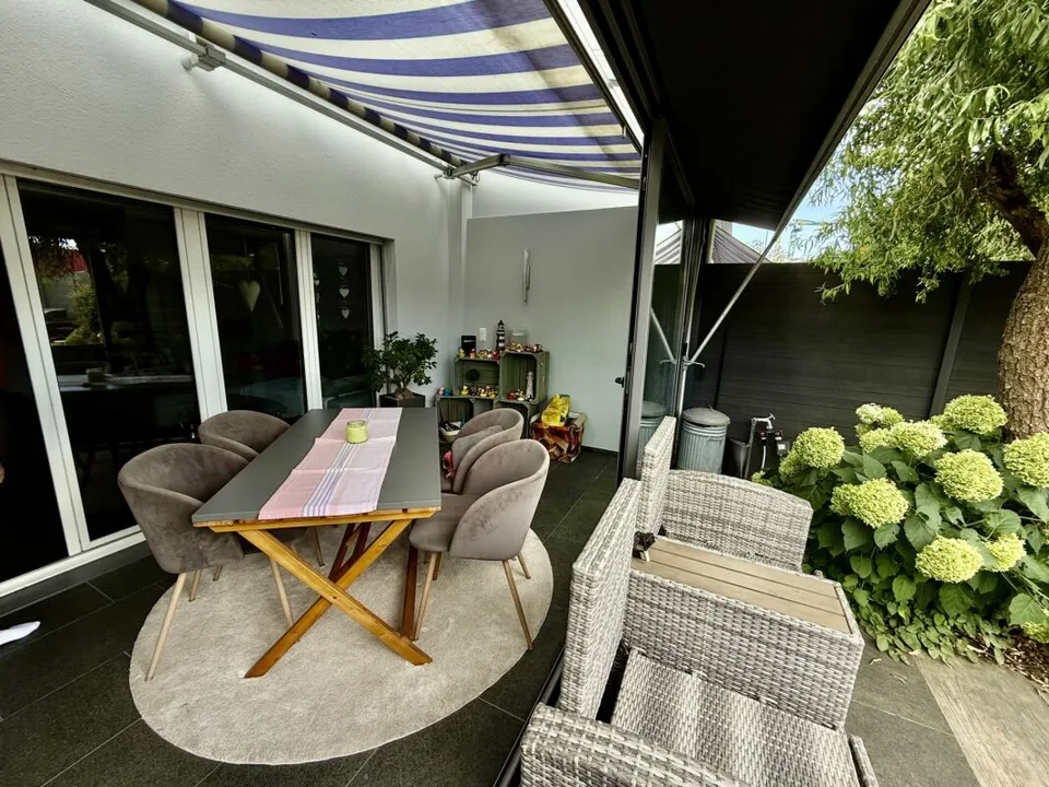 Grosszügiges Eckeinfamilienhaus mit 160m2 Wohnfläche. – Foto 5 von 17