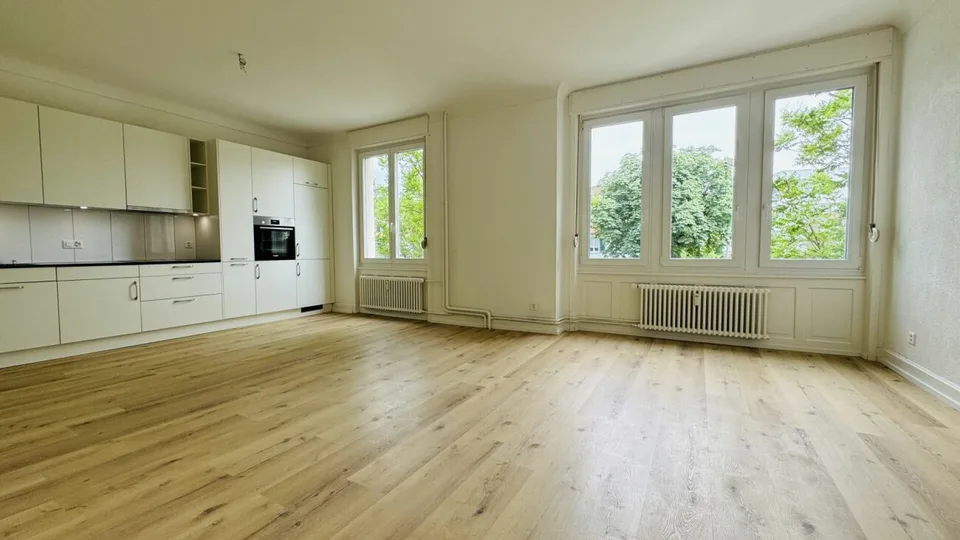 Wunderschöne neuwertige 3.5-Zimmerwohnung (w5) mit Balkon, eigener Waschmaschine, Kellerabteil (ohne Lift) – Foto 2 von 7
