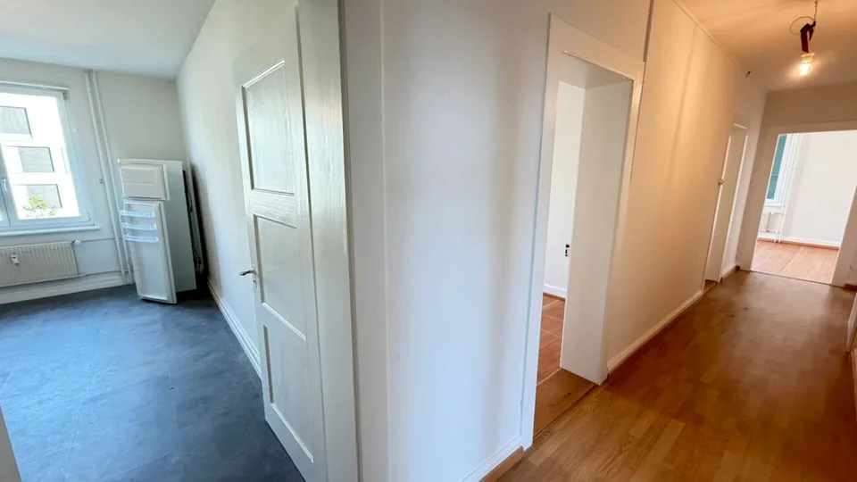 Appartement simple de 3,5 pièces avec balcon et compartiment de cave – photo 12 sur 12