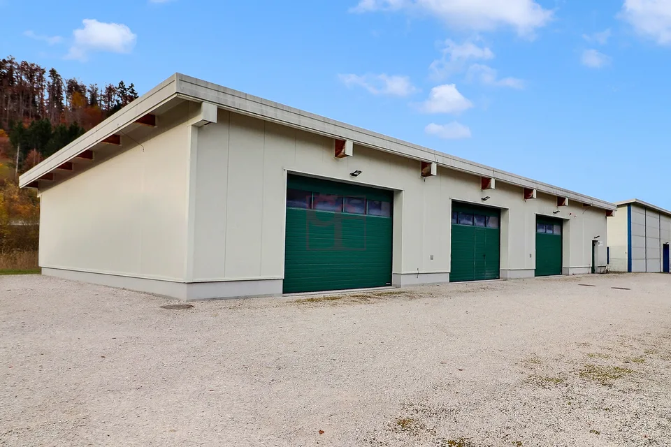 Moderne Lagerhalle in Enney - Ideal gelegen nahe Bulle – Foto 2 von 7