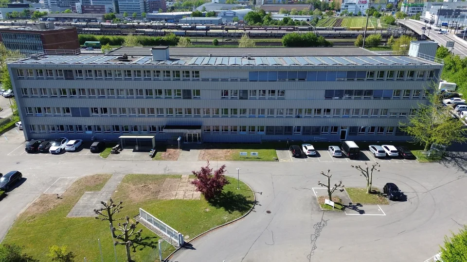 Helles Büro im 1. OG – modern & verkehrsgünstig in Spreitenbach – Foto 2 von 6