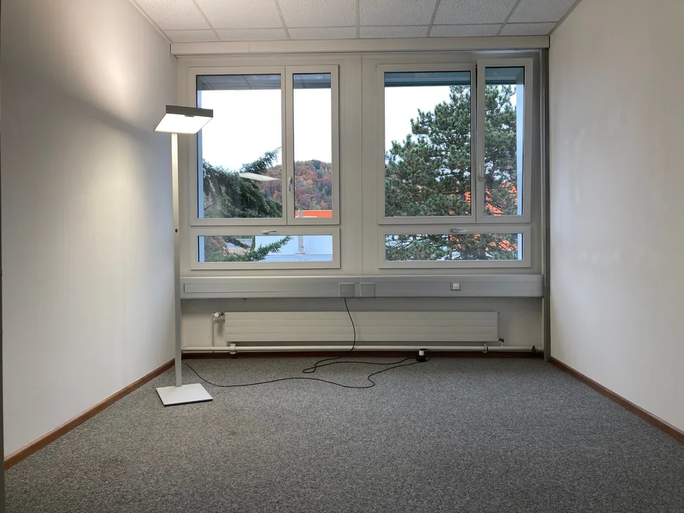 Helles Büro im 1. OG – modern & verkehrsgünstig in Spreitenbach – Foto 3 von 6