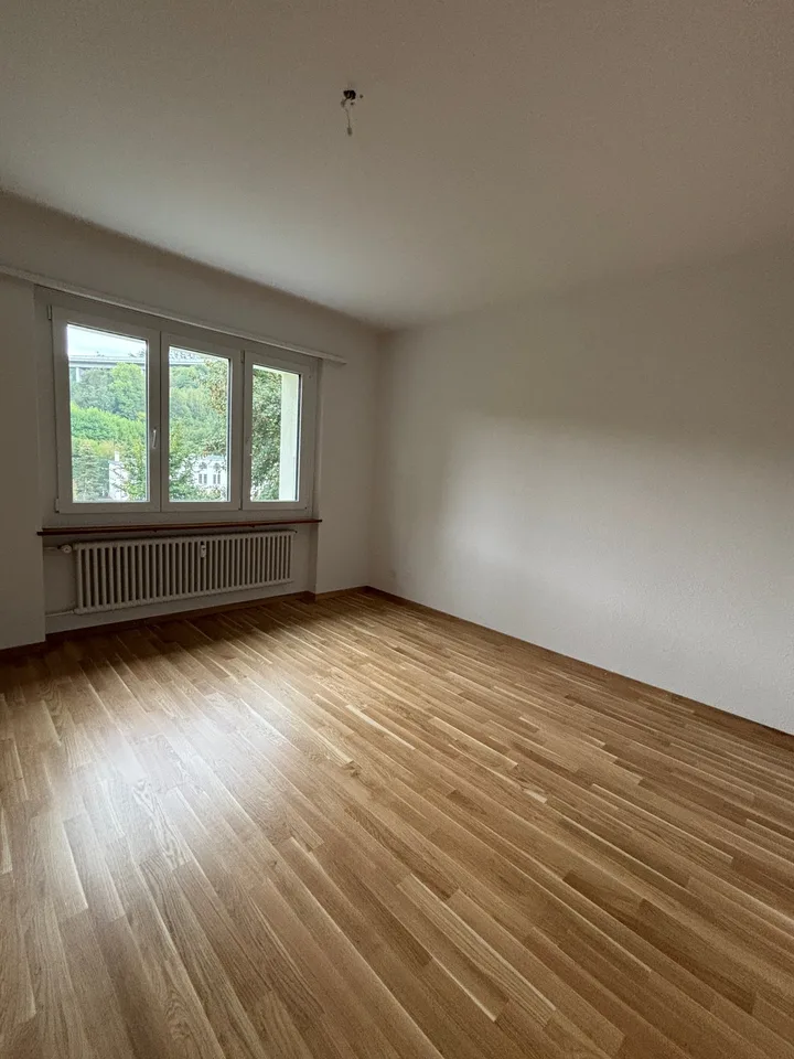 Wohnen mit Aussicht: Helle Wohnung mit Blick auf die Aare und Felsenau – Foto 5 von 10
