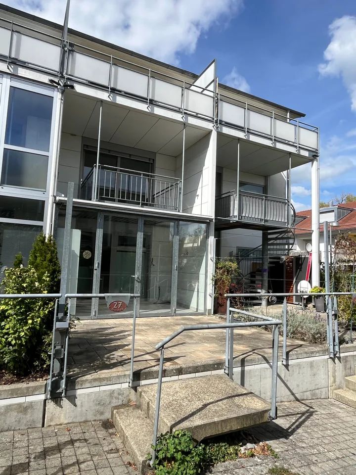 5.5 Zimmer-Reiheneinfamilienhaus mit Wintergarten, 2 Balkonen und 2 Garagenboxen. – Foto 3 von 29