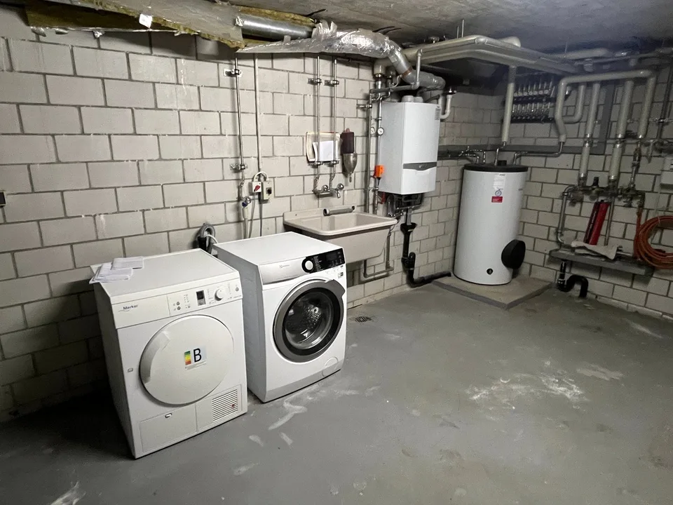 5.5 Zimmer-Reiheneinfamilienhaus mit Wintergarten, 2 Balkonen und 2 Garagenboxen. – Foto 25 von 29